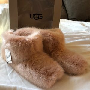 New WT - UGG Amary Faux Fur Slipper Boots, Quartz Pink, size 8
